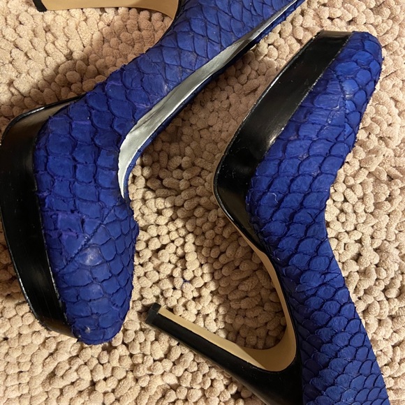 Calvin Klein Blue Snakeskin Heels - Picture 3 of 8
